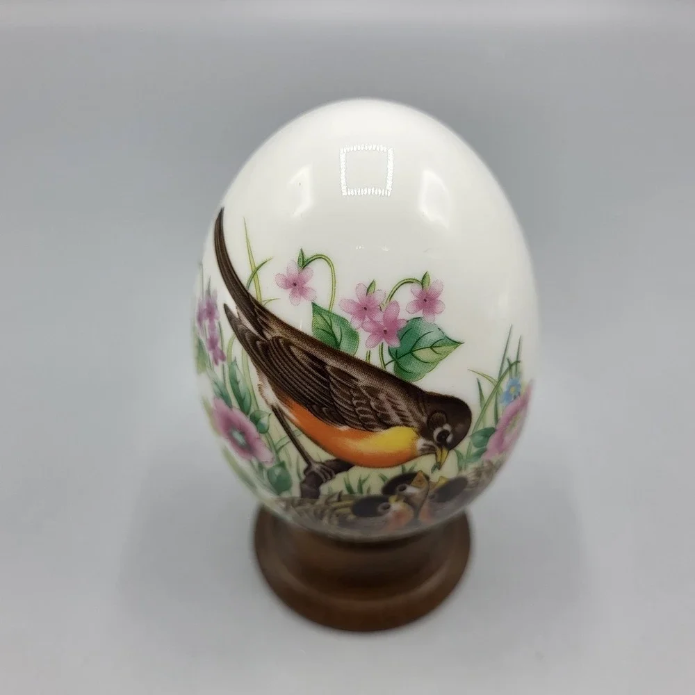 Vtg Avon Porcelain Egg Collectible Robin Bird Nest New Beginning Shelf Decor